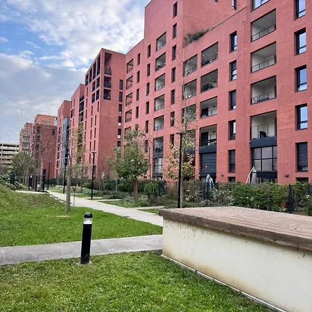 - Cartoucherie 402 Apartment